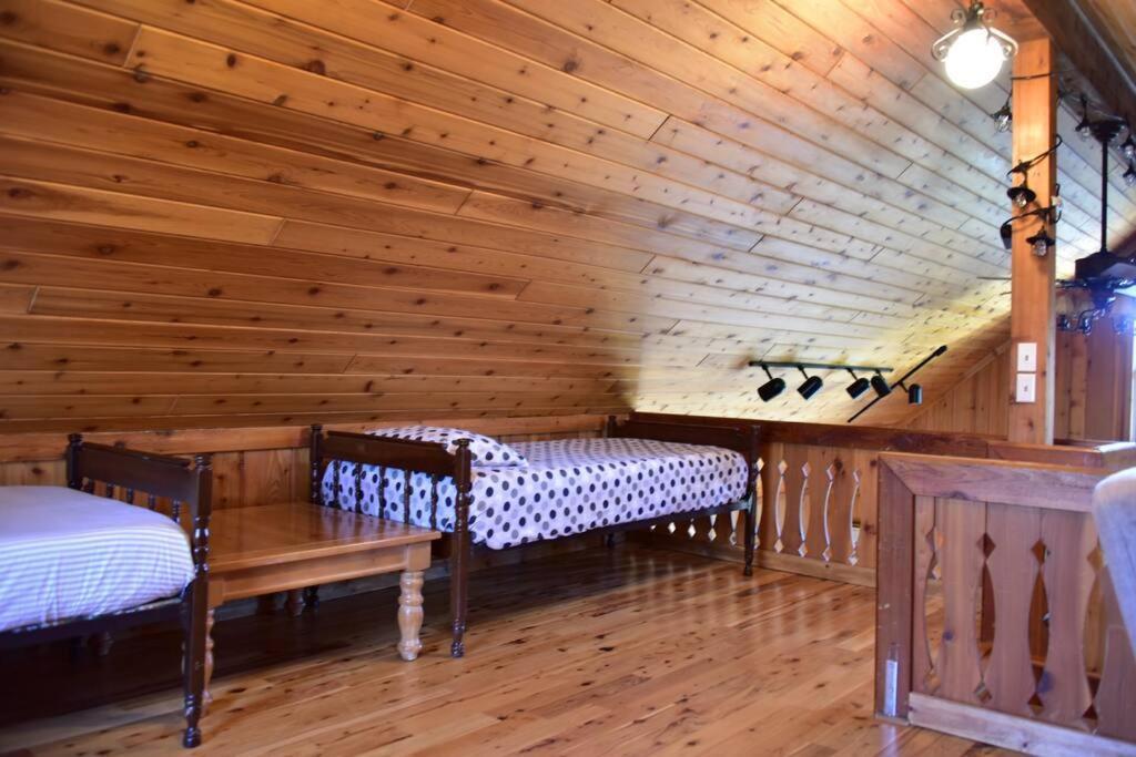 Quiet And Comfy 3Bed/2Bath - Chalet With Hot Tub. Cedar ภายนอก รูปภาพ