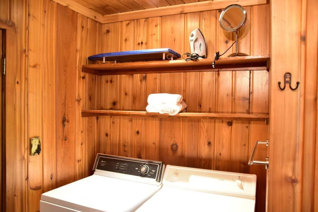 Quiet And Comfy 3Bed/2Bath - Chalet With Hot Tub. Cedar ภายนอก รูปภาพ