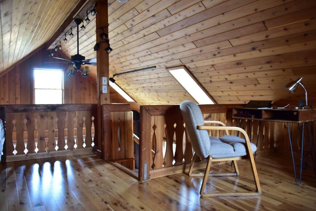 Quiet And Comfy 3Bed/2Bath - Chalet With Hot Tub. Cedar ภายนอก รูปภาพ