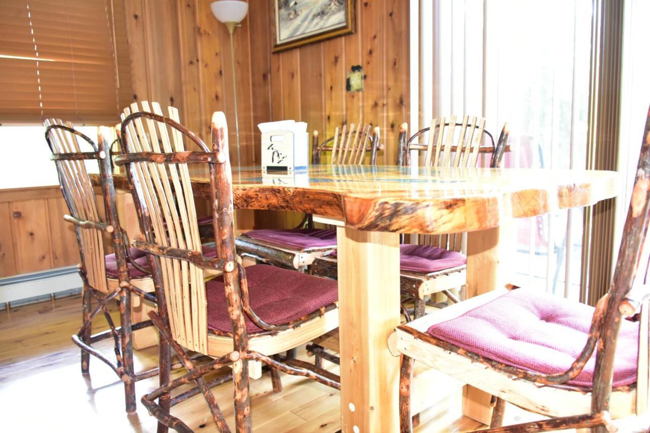 Quiet And Comfy 3Bed/2Bath - Chalet With Hot Tub. Cedar ภายนอก รูปภาพ